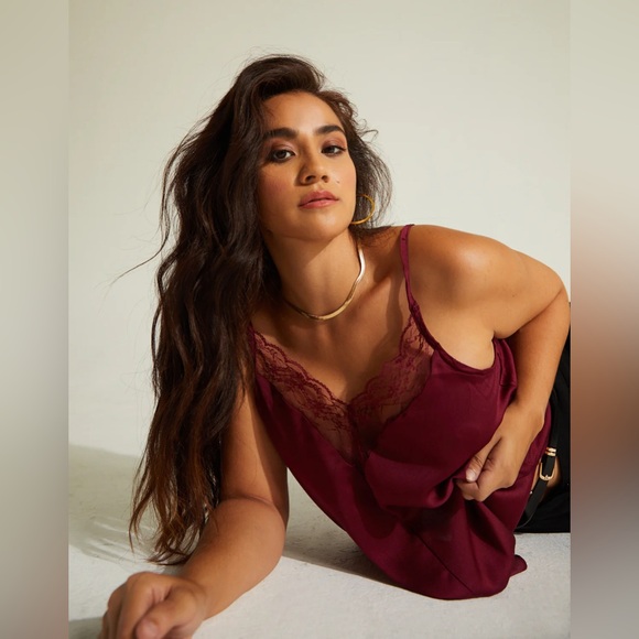 LA MIEL Burgundy Lace Camisole with Adjustable Straps - Picture 1 of 6